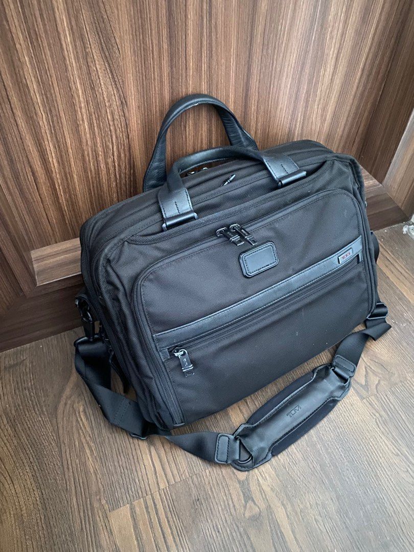 Tumi alpha 2 organizer brief top