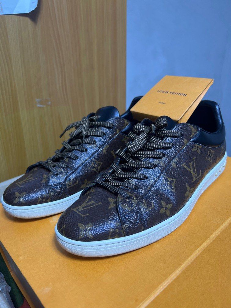 Louis Vuitton LUXEMBOURG Sneakers LV Monogram Shoes Mens US 9