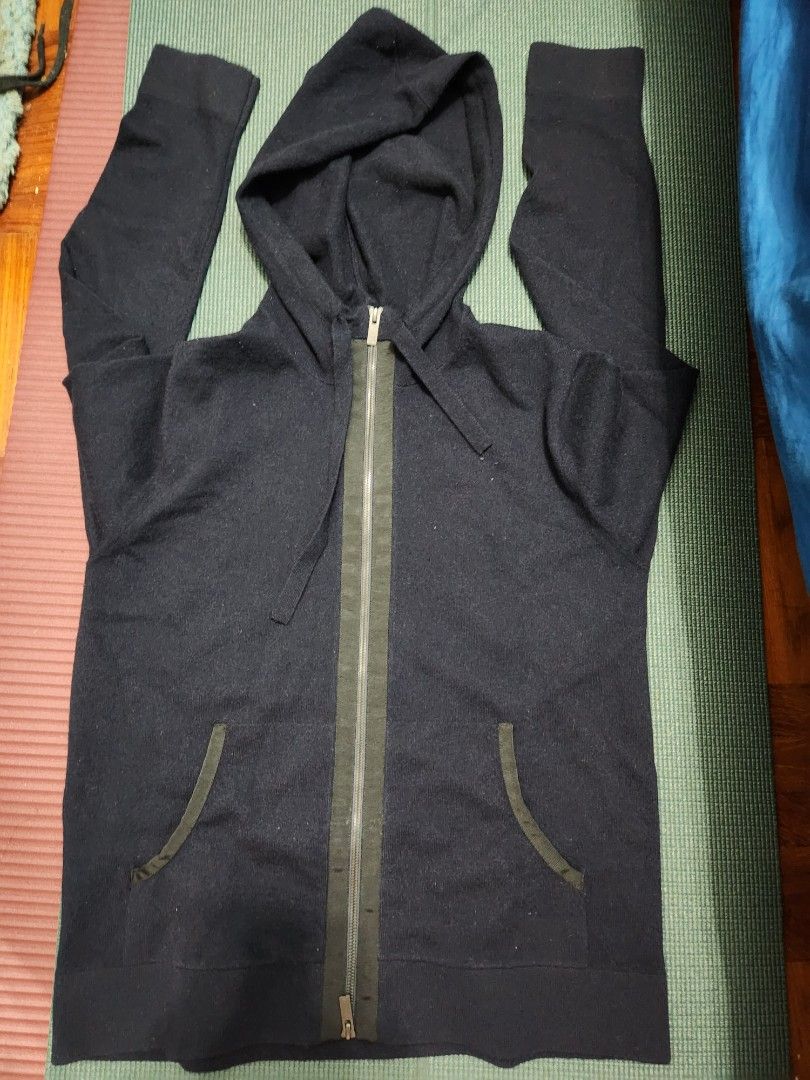 Uniqlo cashmere hoodie 2025