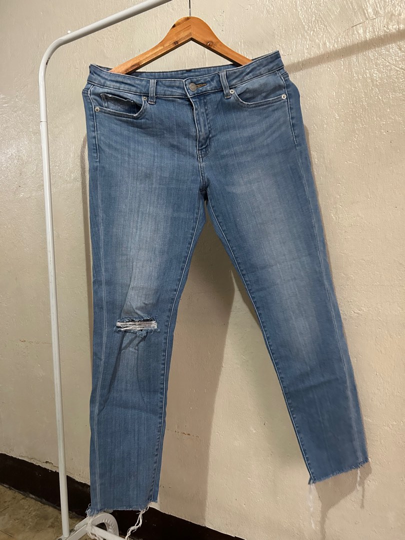 Uniqlo ripped jeans, Women's Fashion, Bottoms, Jeans on Carousell