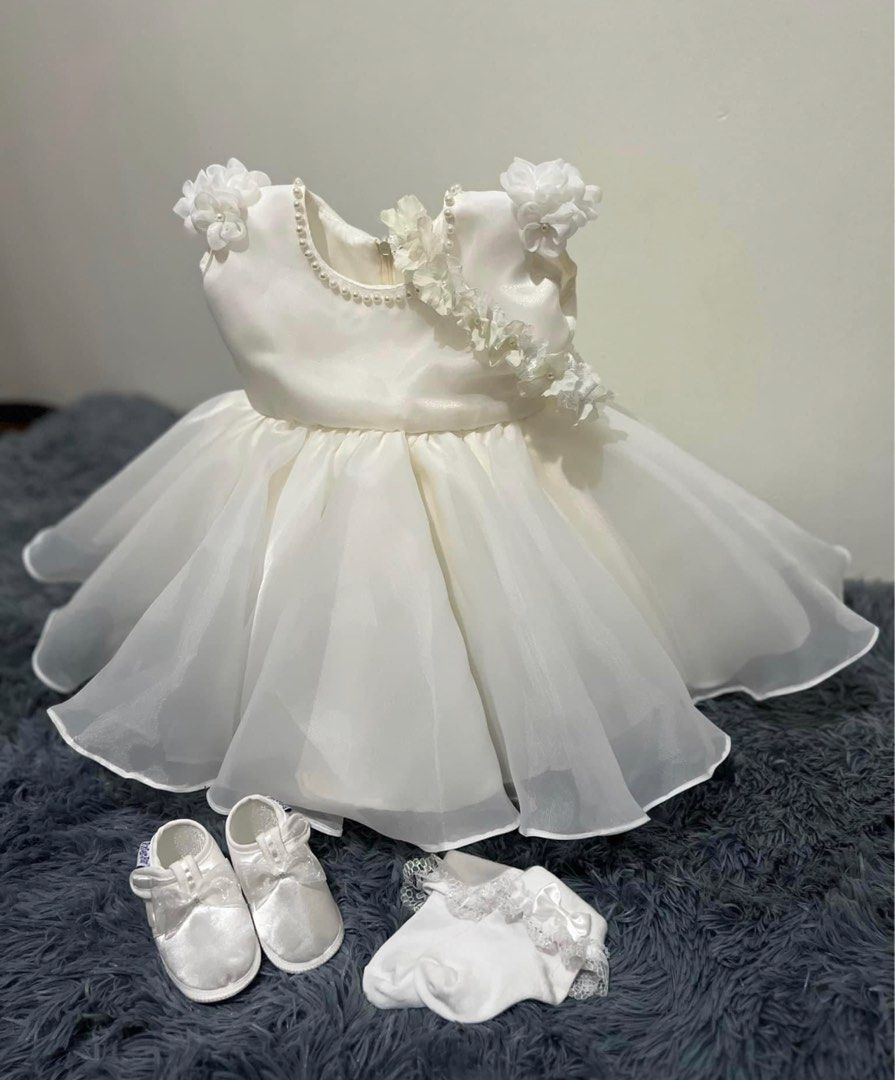 White discount newborn gown