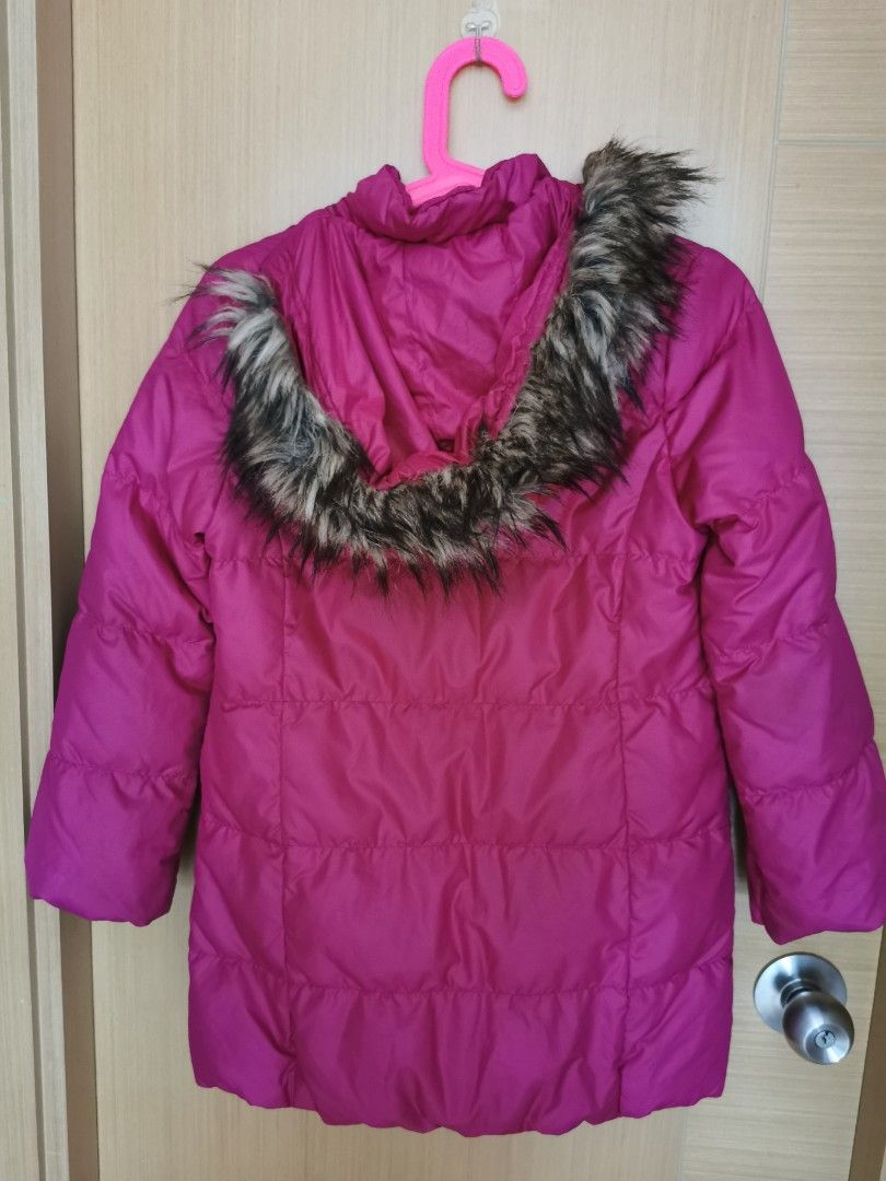 Winter Jacket （分類：嬰兒及小童流行時尚）位於 Hong Kong。 由 jmkaren 提交（商品編號 1209464907，圖片 2）。簡介： Uniqlo 女童外套，size 140。