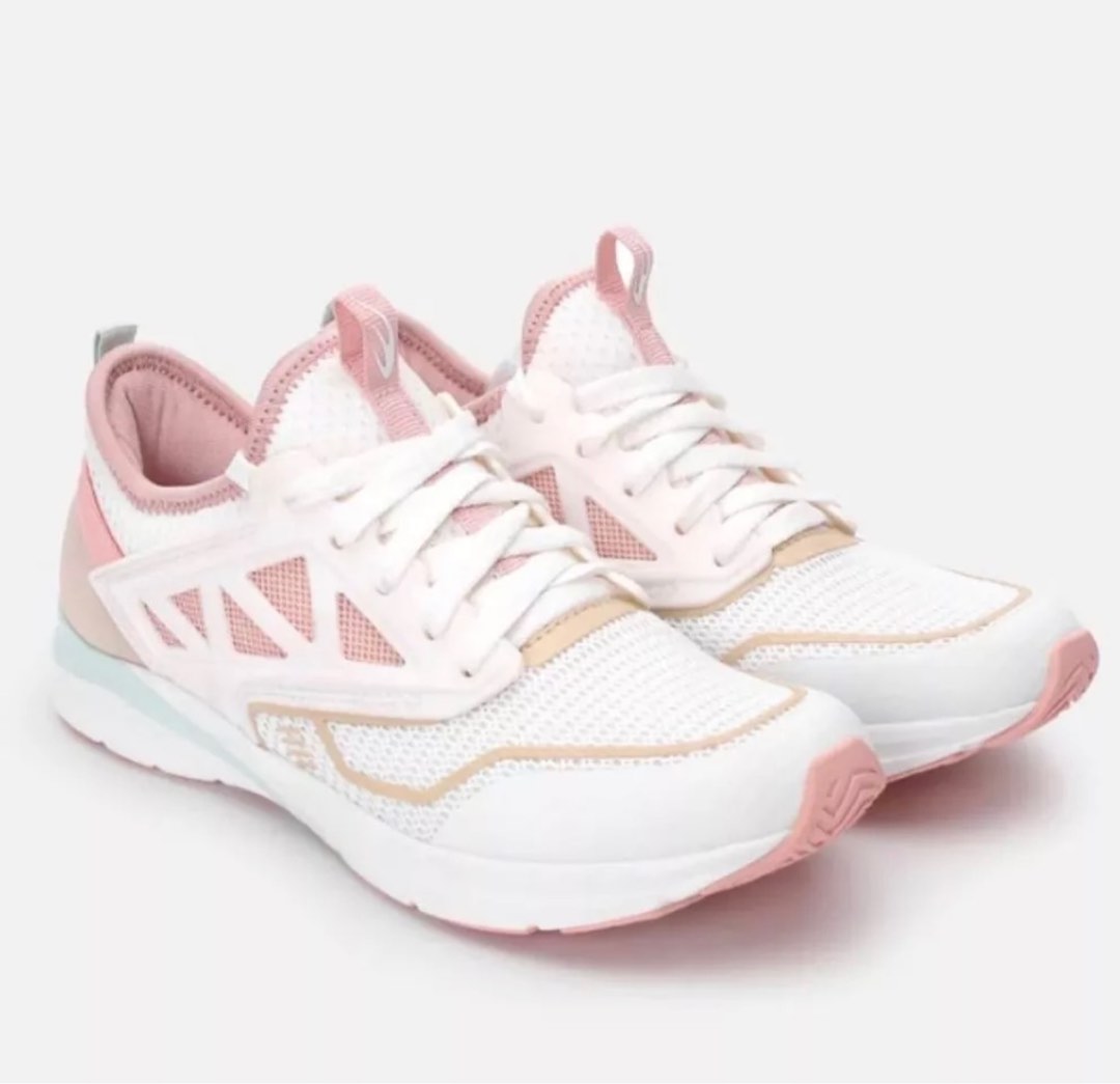 World balance womens running on sale shoes
