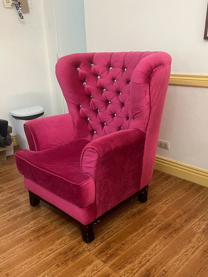 Magenta store velvet chair