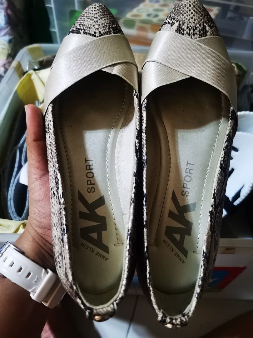 Anne sale klein footwear