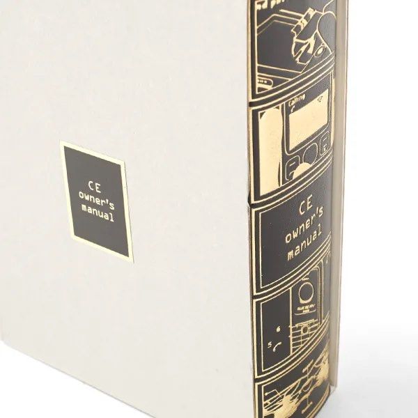 C.E owner's manual ZINE ほぼ未使用 cav empt Authentic Cav Empt Owners Manual, Men's Fashion, Watches