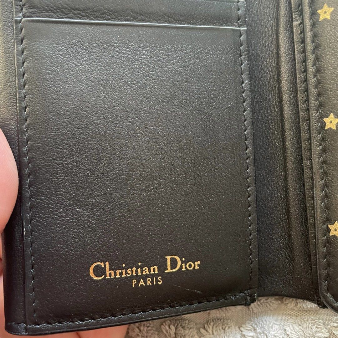 Card Holder Olive Grained Calfskin with CD Icon Signature  DIOR HK