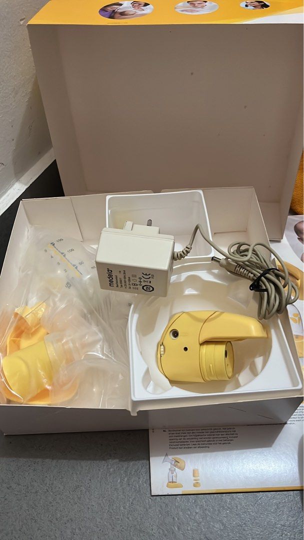 Medela baby carrier outlet