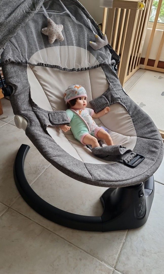Baby swing rocker automatic, Babies & Kids, Baby Nursery & Kids