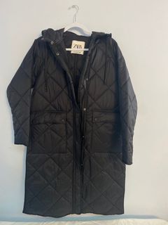 Black long lightweight puffer jacket
