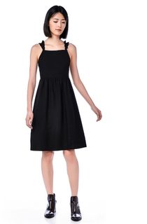(Category: ) located in . Submitted by beckswardrobe (Listing ID 1209712095, Image 1). Description: .