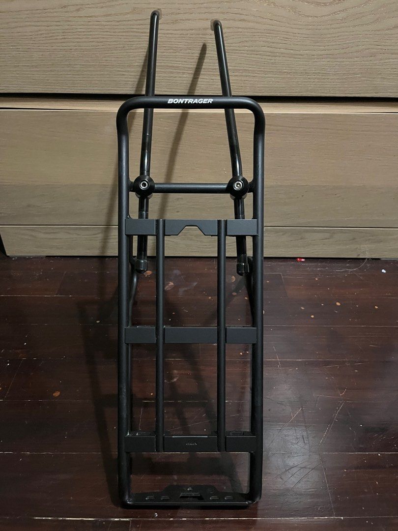 BNIB Thule Shield Pannier & Bontrager Bike Rack, Sports Equipment, Bicycles & Parts, Parts