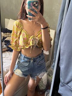 BNWT Floral Tie Top