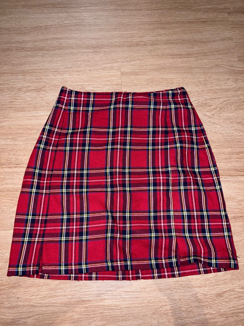 Brandy Melville red skirt, Women's Fashion, Bottoms, Skirts on Carousell