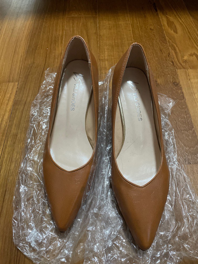 Brown kitten heels, Women's Fashion, Footwear, Heels on Carousell