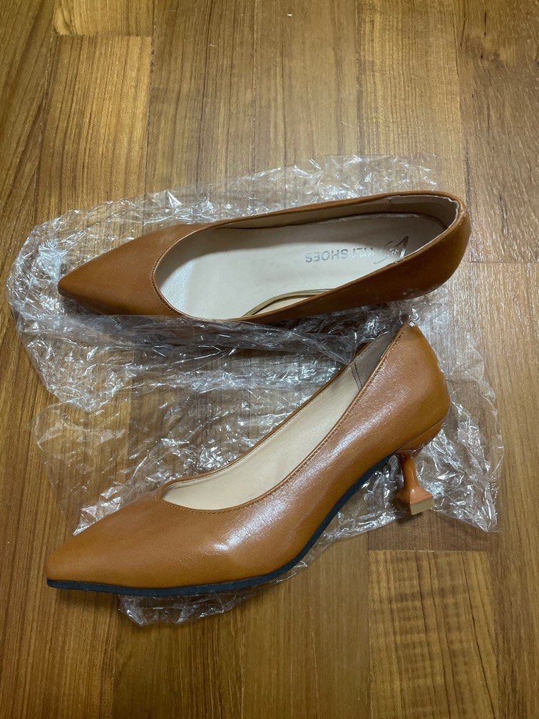 Brown kitten heels, Women's Fashion, Footwear, Heels on Carousell