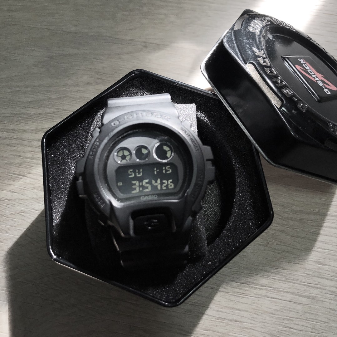 Casio G Shock DW 6900BB 1DR in original packaging Priced to let
