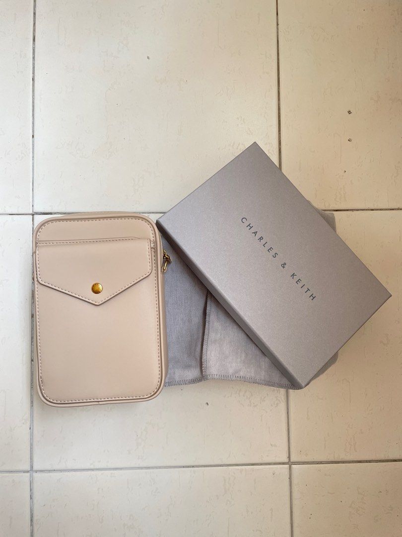 Beige Bonnie Padded Phone Pouch - CHARLES & KEITH US