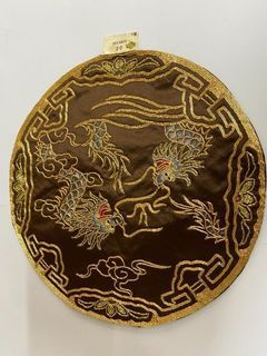 Chinese New Year Good quality Shanghai Gold Silver Embroidery Dragon and Phoneix Design Placemat/Vase Placemat - brown color background中國新年優質上海金銀刺繡龍和鳳凰設計餐墊/花瓶餐墊 棕色背景