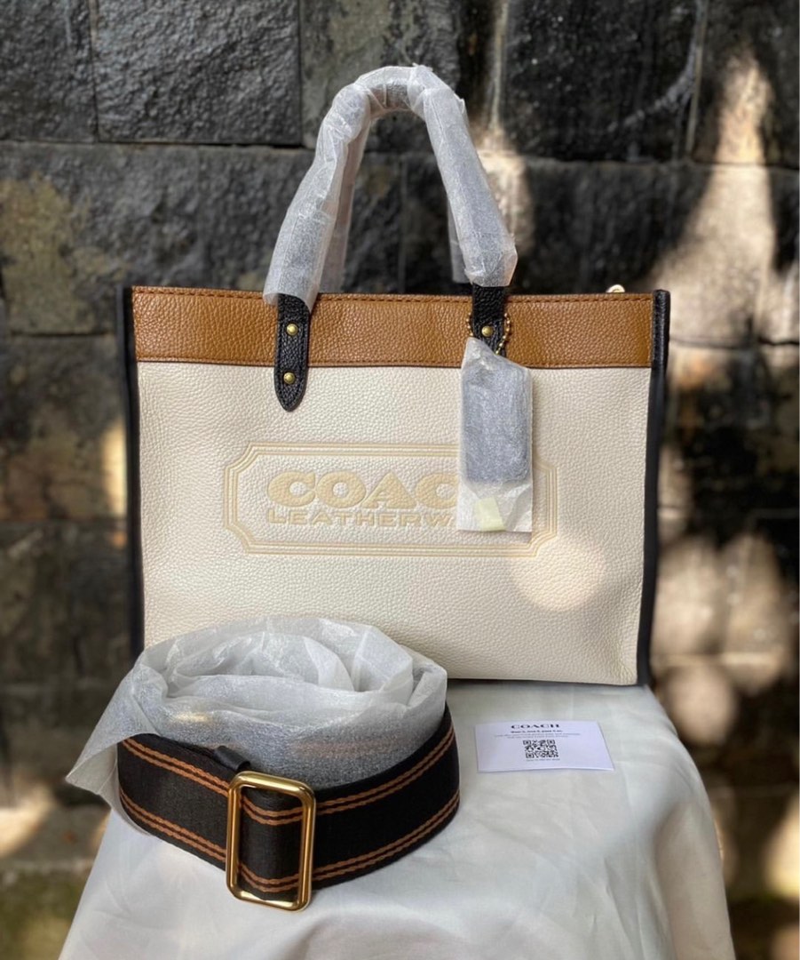Coach Field Tote 30 In Colorblock With Badge Chalk Multi, Luxury, Bags & Wallets on Carousell
