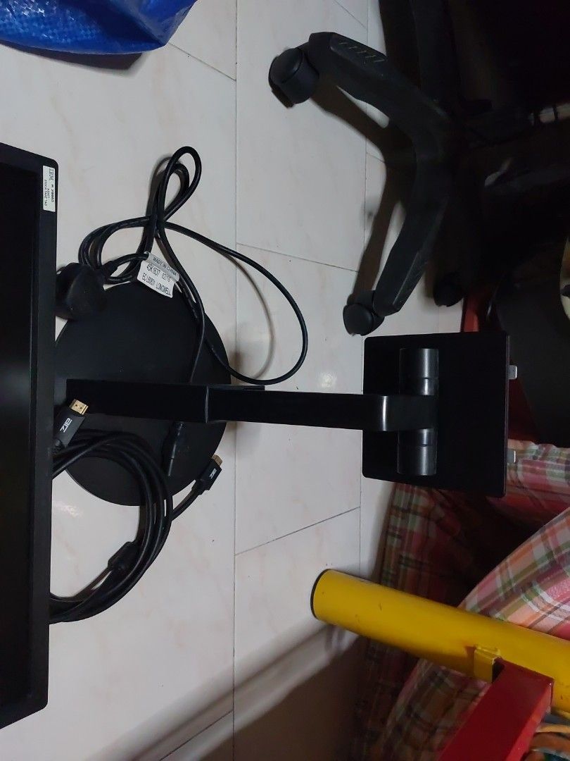 Computer screen for sale (length 45cm height 30cm, Computers & Tech