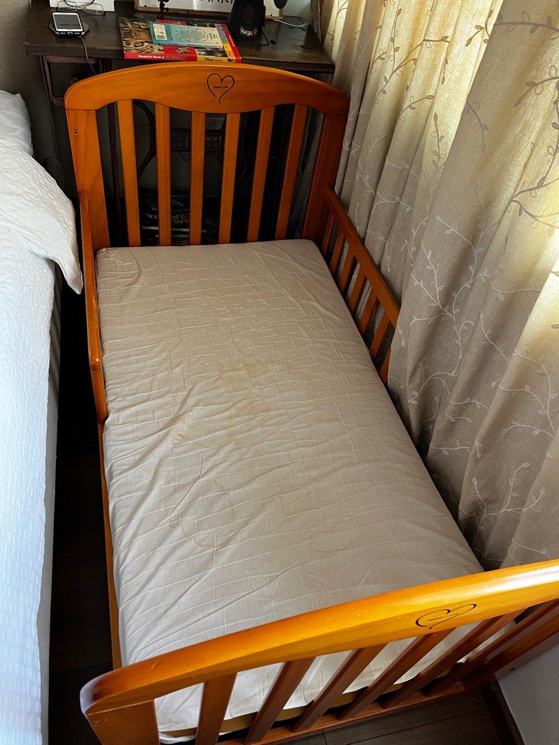 Cot/Toddlers Bed, Babies & Kids, Baby Nursery & Kids Furniture, Cots