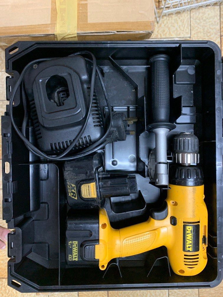 DEWALT DW953 12v 3 8 Cordless Drill set