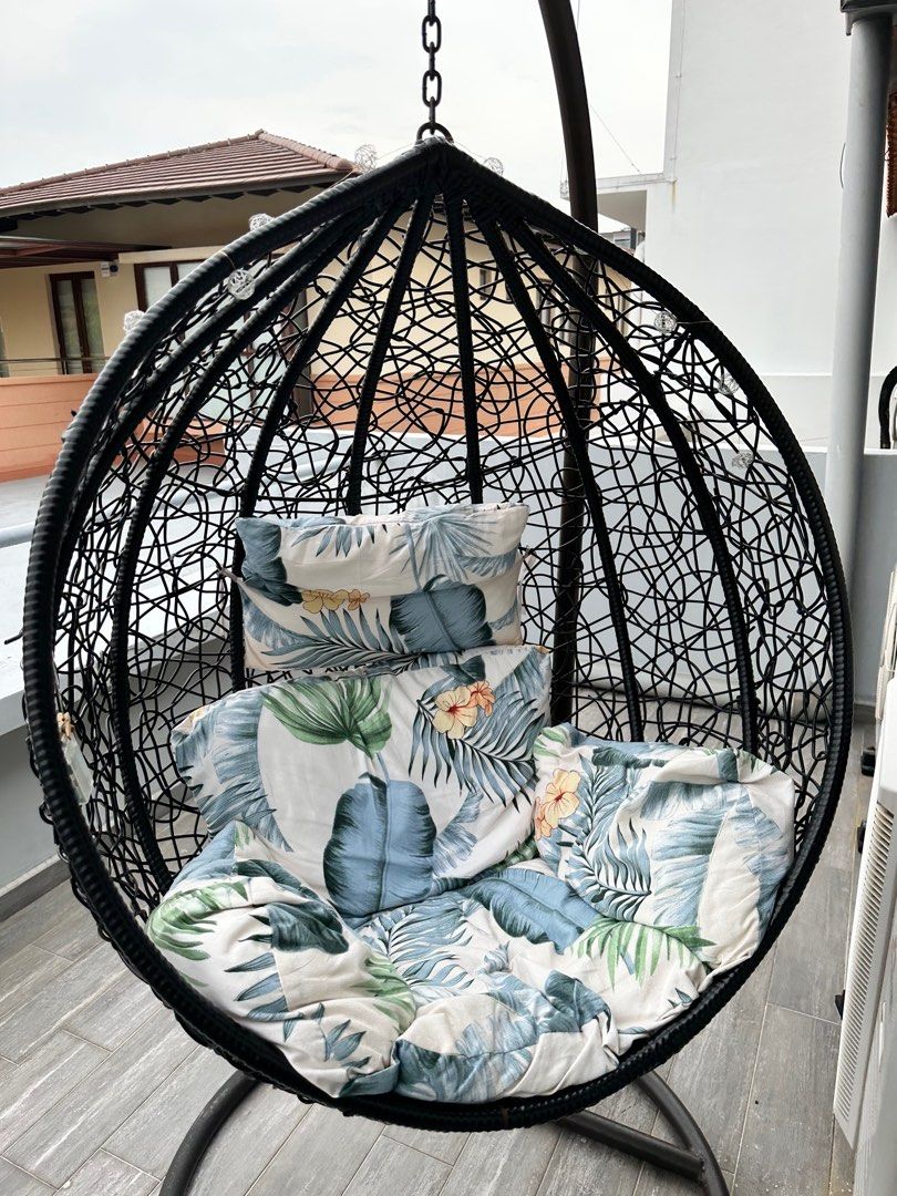 Eggshell 2025 swing chair