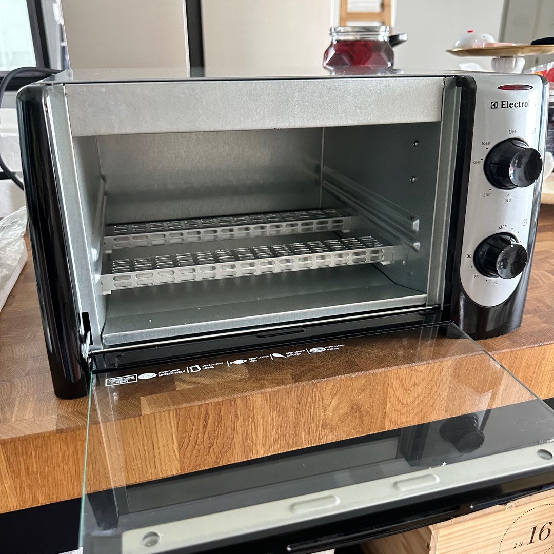 Electrolux Toaster Oven (EOT 300), TV & Home Appliances, Kitchen