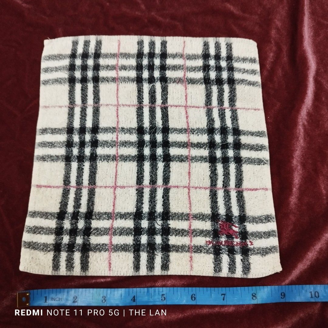 Burberry hand sales towel