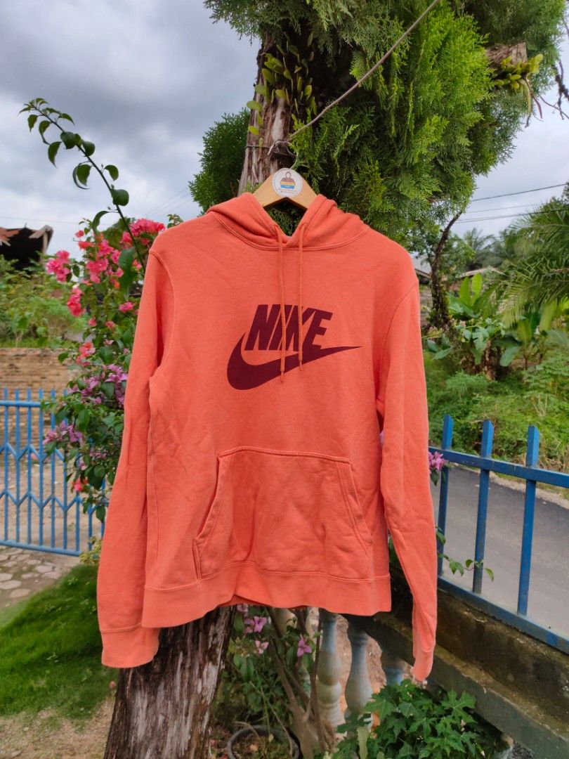 Nike distort hoodie top