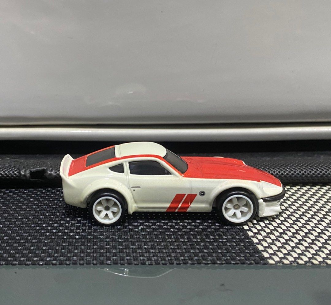 HotWheels Premium Nissan Collectors Set Fairlady Z, Hobbies & Toys