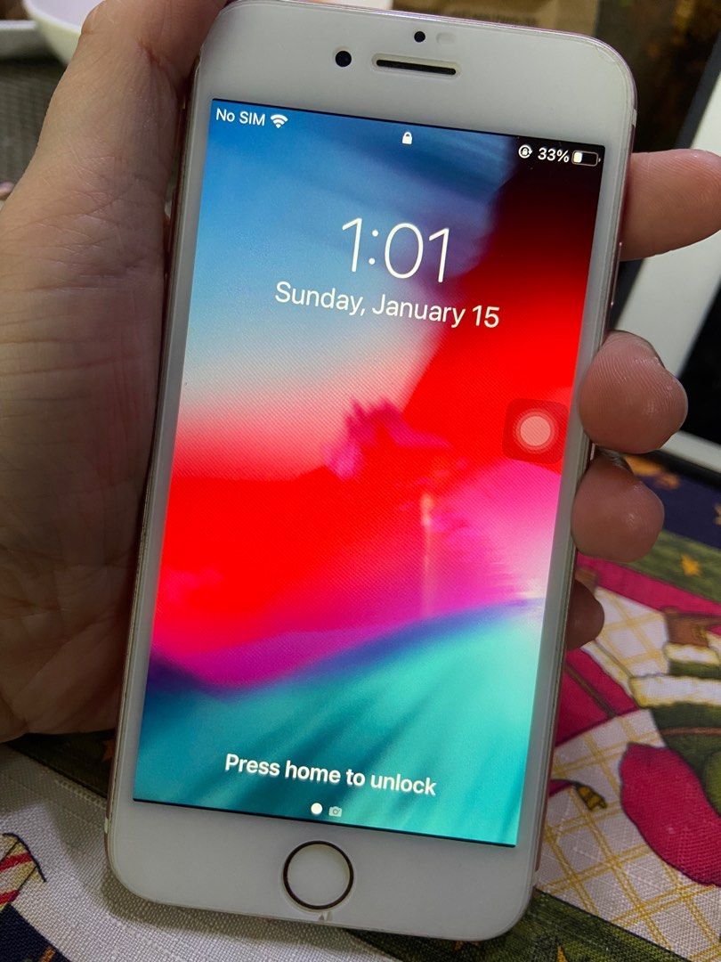 Iphone 7 Rose Gold 32GB (Original US) (Category: iPhone 7 Series) located in Quezon City. Submitted by dopetown (Listing ID 1209689113, Image 1). Description: Batter health at 64% Minor scratches (back) Comes with phone case.