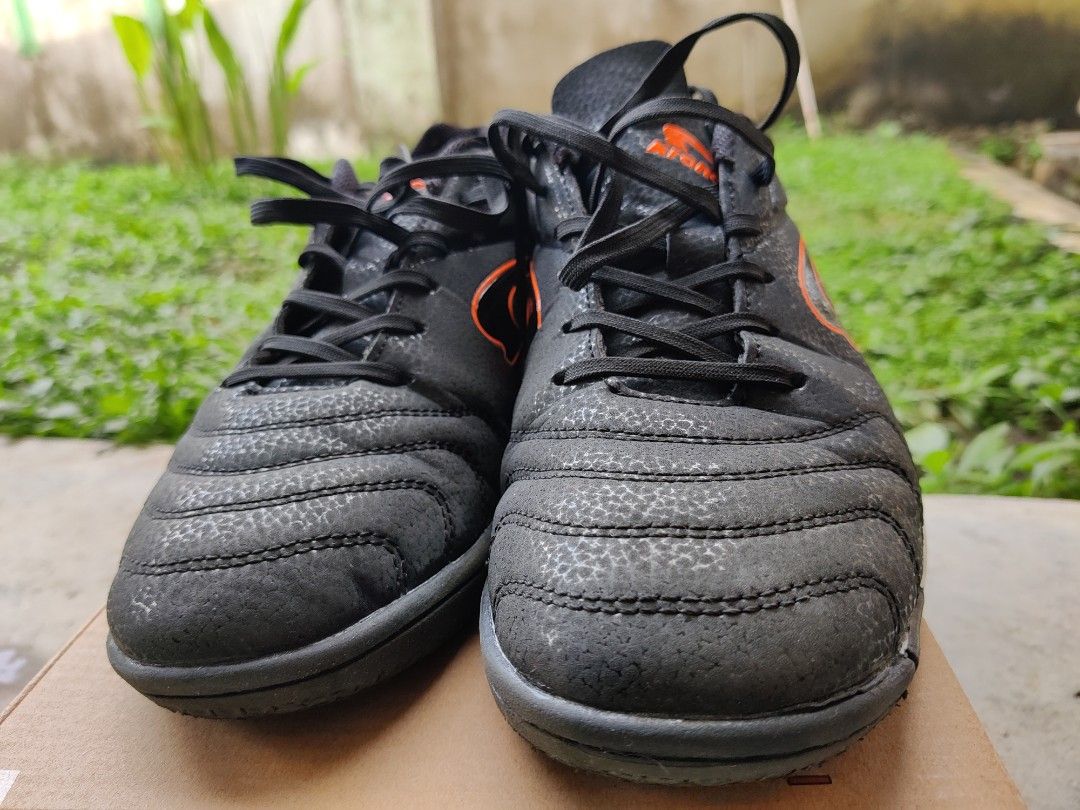 Kronos futsal shoes hot sale