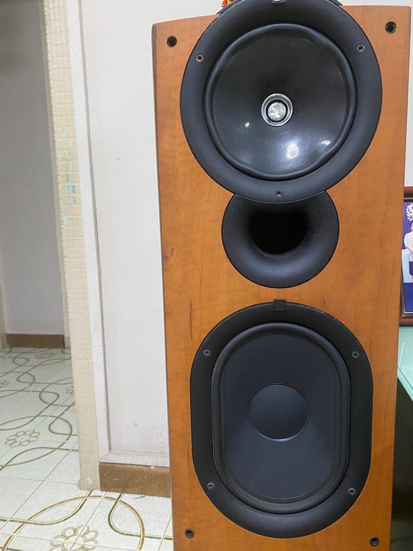 KEF QSeries Q7 standing speakers, Audio, Soundbars, Speakers
