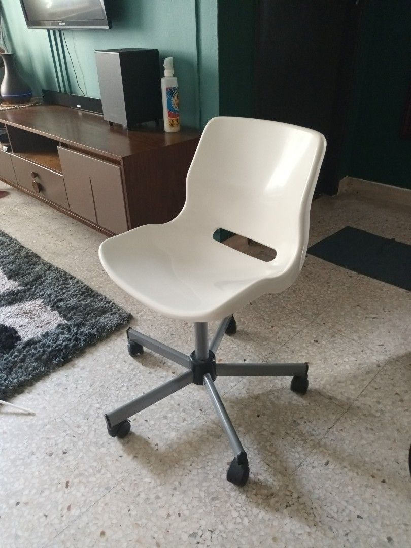 Kerusi Ikea (white), Furniture & Home Living, Furniture, Chairs on