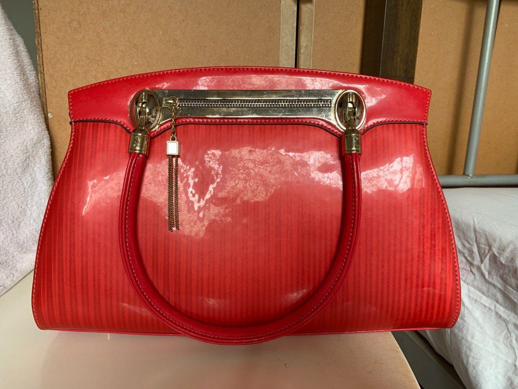 Red purse hotsell