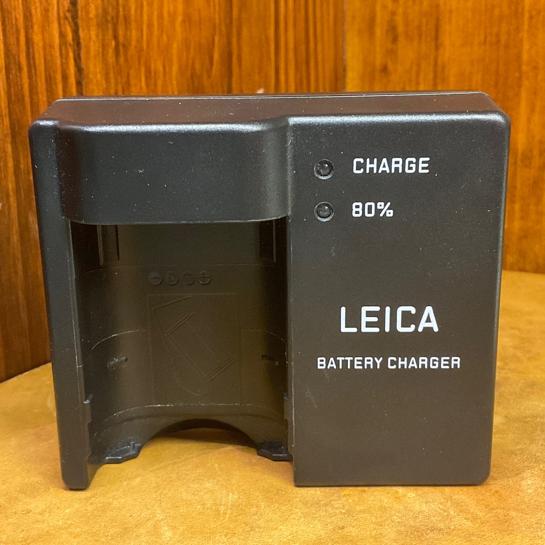 Leica Q2/SL Battery Charger +1 battery with Box, Photography