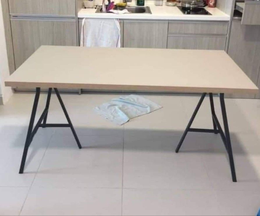 Ikea linnmon lerberg 2025