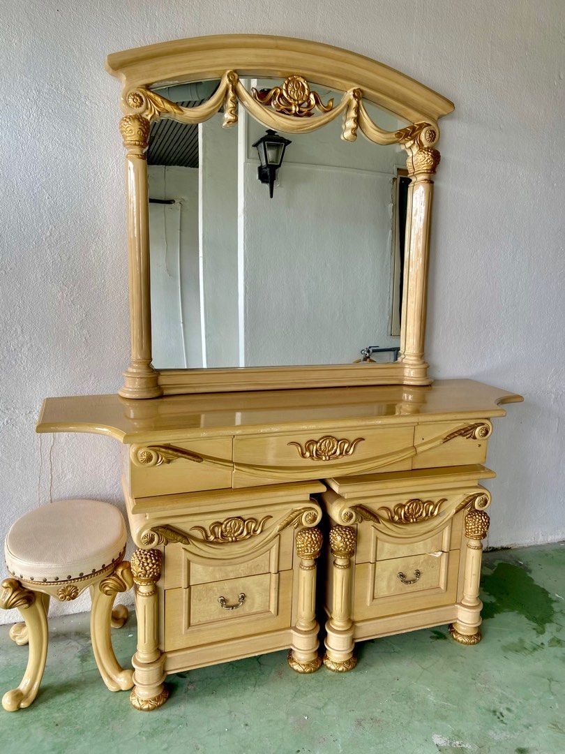 Makeup Table (Category: Shelves, Cabinets & Racks) located in Kuala Lumpur. Submitted by gatherednest (Listing ID 1209824835, Image 1). Description: Made with good solid material. Still usable. Reason for selling is because we redecorated the room. .