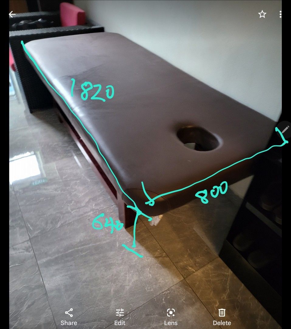 Massage Bed for Sale (9/10) Condition, Health & Nutrition, Massage