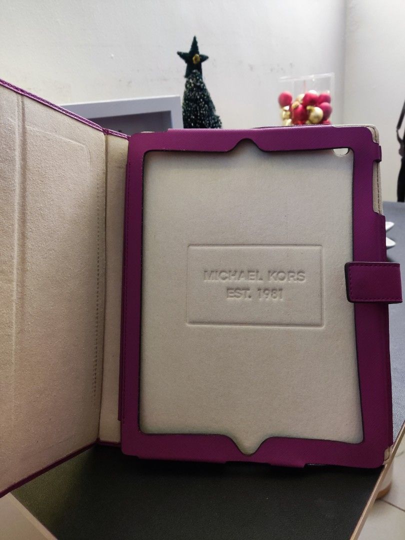 Michael Kors tablet sleeve, Mobile Phones & Gadgets, Mobile & Gadget