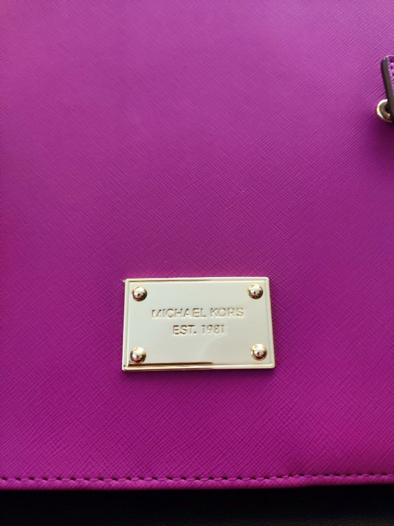 Michael Kors tablet sleeve, Mobile Phones & Gadgets, Mobile & Gadget