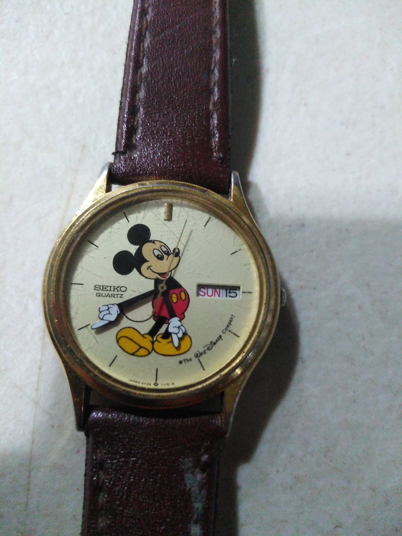 Mickey mouse watch 1990s, Men's Fashion, Watches & Accessories, Watches on  Carousell