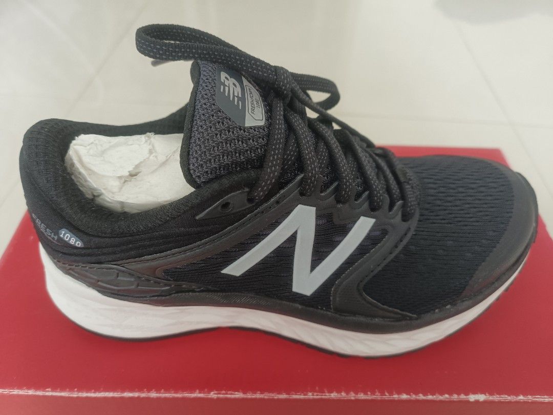 BNIB New Balance Kids Running Shoes Unisex EU35 Babies Kids