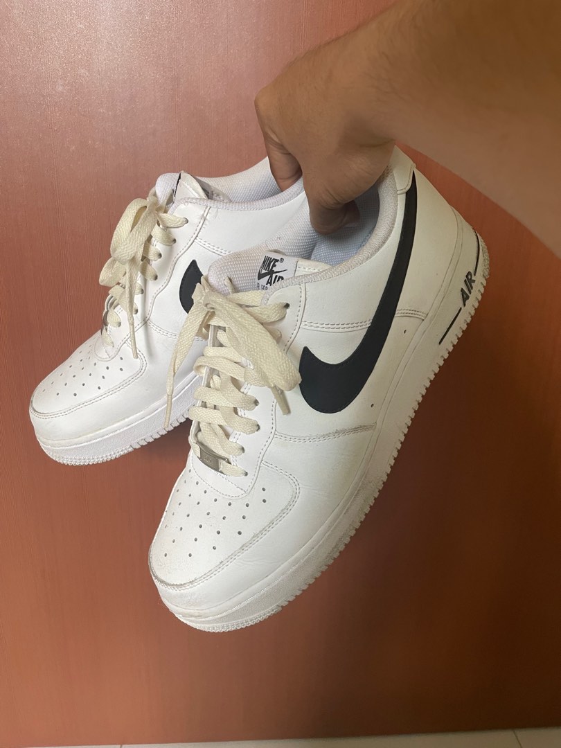 Nike air force with black swoosh outlet