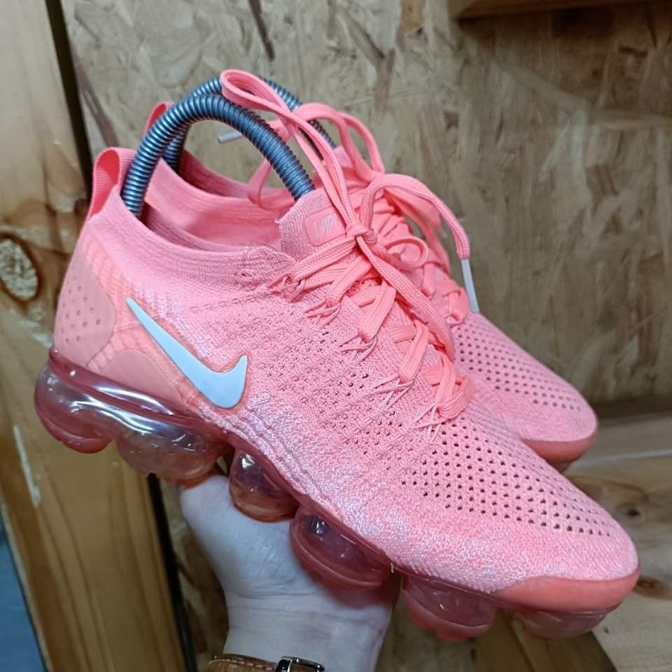 Coral nike clearance vapormax
