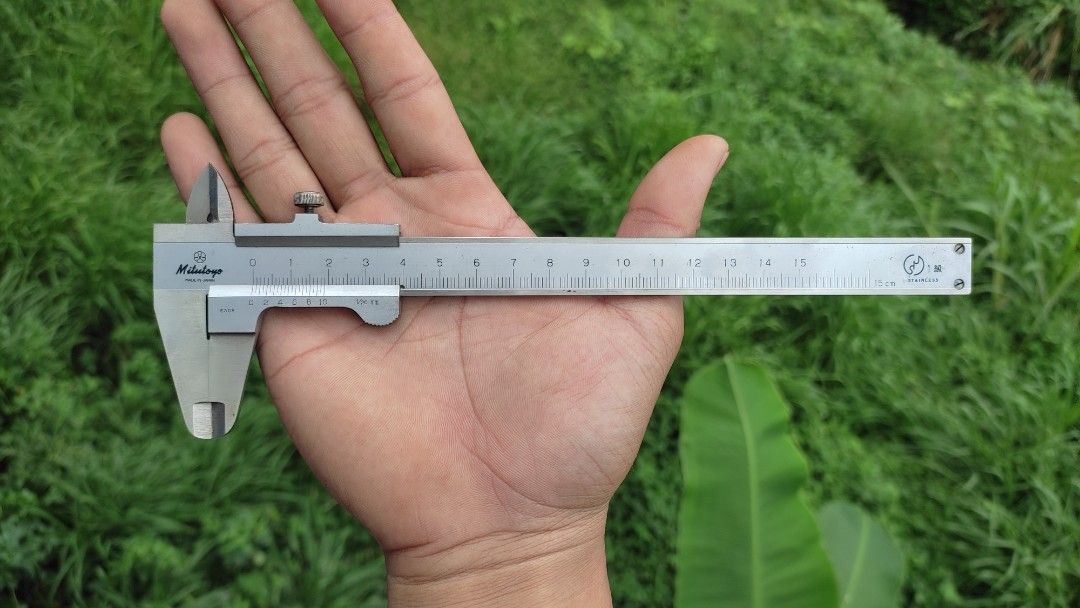 Original Mitutoyo Caliper w Leather Case, Commercial & Industrial