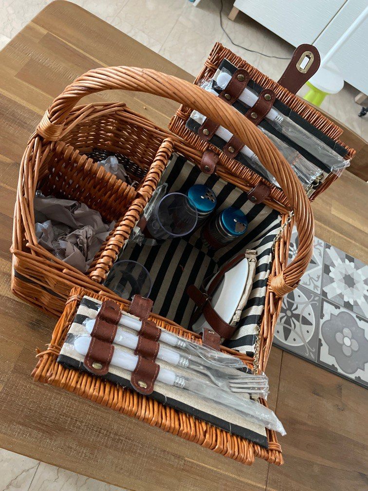 PICNIC BASKET FULL SET (NEW), Furniture & Home Living, Outdoor