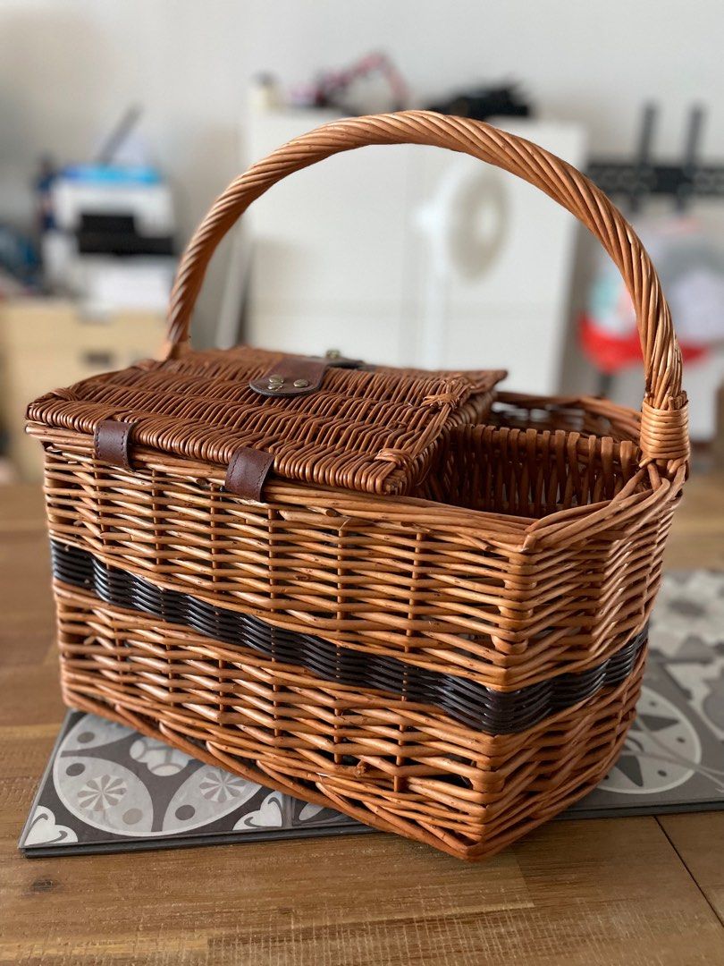 PICNIC BASKET FULL SET (NEW), Furniture & Home Living, Outdoor